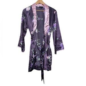 •JONES NEW YORK•PURPLE & PINK FLORAL SILKIE FEEL ROBE SIZE S/M WITH POCKETS